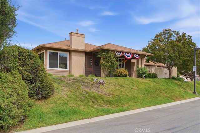 20002 Avenue Of The Oaks, Newhall, CA 91321