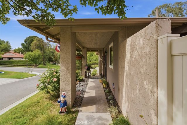 20002 Avenue Of The Oaks, Newhall, CA 91321