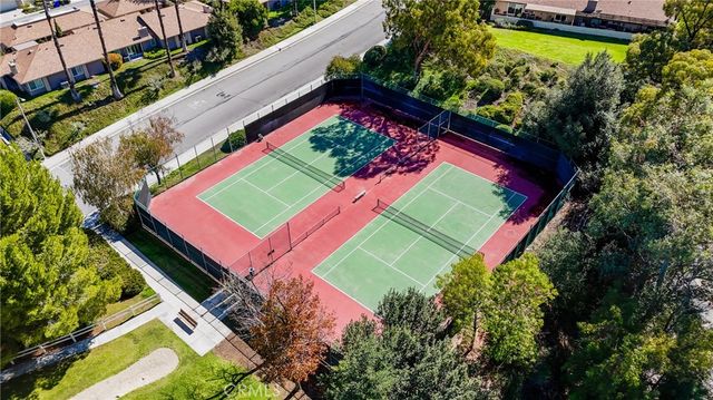 20002 Avenue Of The Oaks, Newhall, CA 91321
