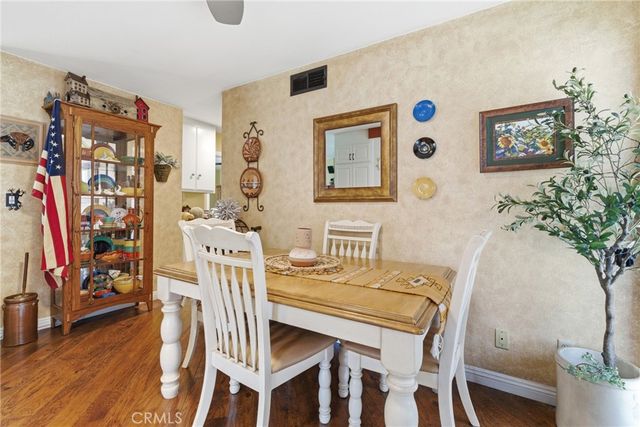 20002 Avenue Of The Oaks, Newhall, CA 91321