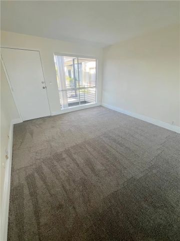 931 W 19th Street 35, Costa Mesa, CA 92627