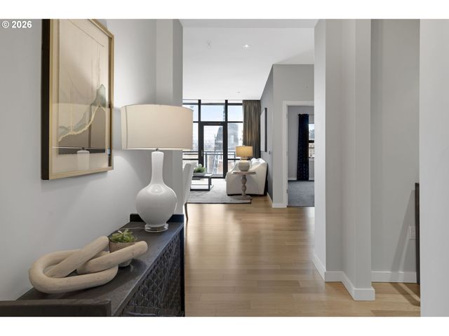 1025 Nw COUCH St 1212, Portland, OR 97209