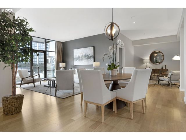 1025 Nw COUCH St 1212, Portland, OR 97209