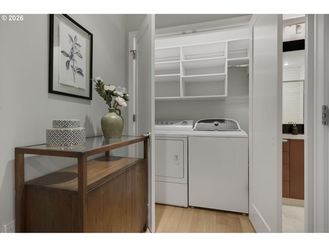 1025 Nw COUCH St 1212, Portland, OR 97209