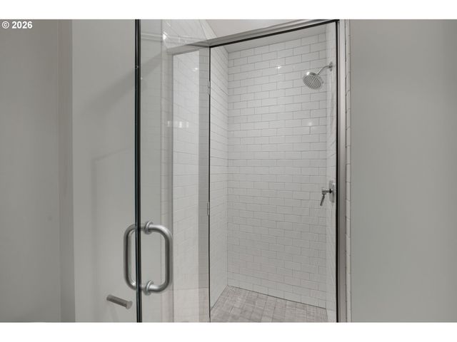 1025 Nw COUCH St 1212, Portland, OR 97209