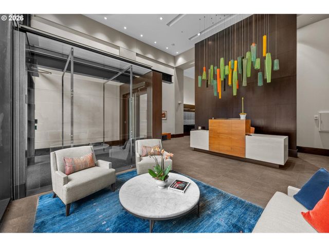 1025 Nw COUCH St 1212, Portland, OR 97209