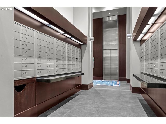 1025 Nw COUCH St 1212, Portland, OR 97209