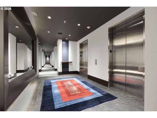 1025 Nw COUCH St 1212, Portland, OR 97209