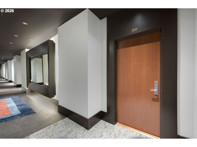 1025 Nw COUCH St 1212, Portland, OR 97209