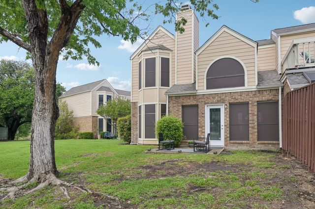 209 Cimarron Trail 6, Irving, TX 75063