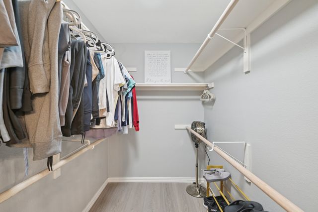 209 Cimarron Trail 6, Irving, TX 75063