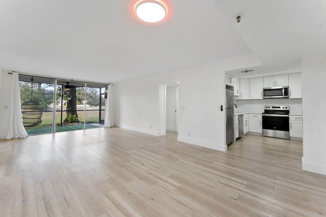 5260 NW 2nd Avenue 105, Boca Raton, FL 33487