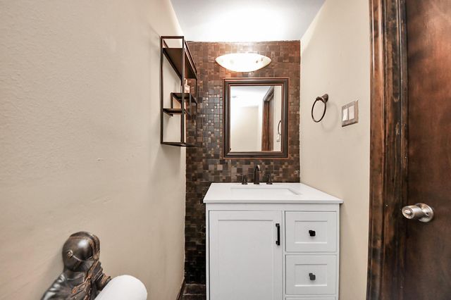 7655 Bellerive Drive 3, Houston, TX 77036