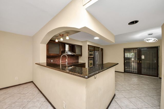 7655 Bellerive Drive 3, Houston, TX 77036