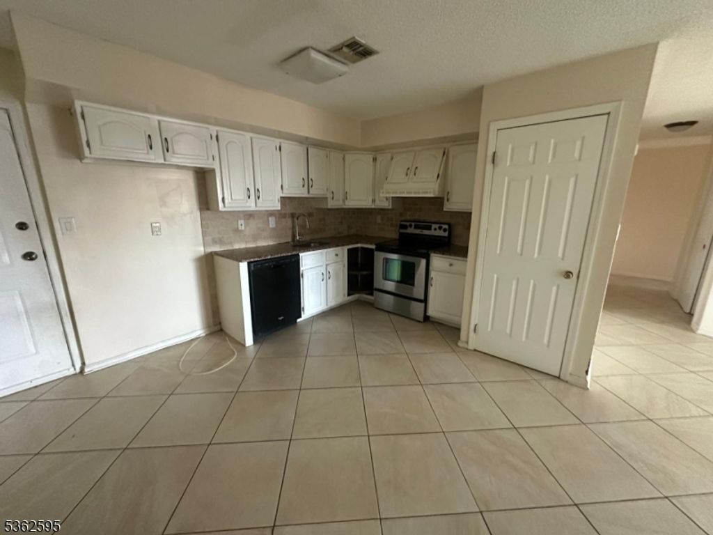 41 Wilson Avenue Jfd, Newark City, NJ 07105 — photo 5