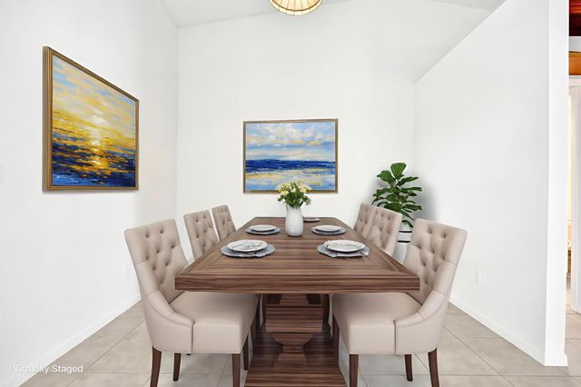 32 Buxton Lane, Boynton Beach, FL 33426