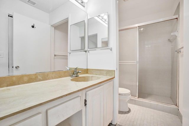 32 Buxton Lane, Boynton Beach, FL 33426