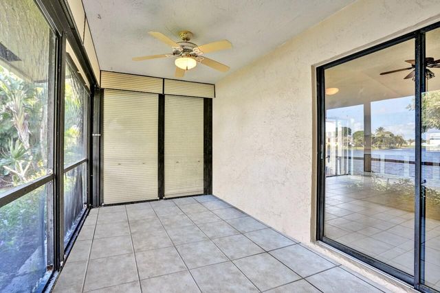 32 Buxton Lane, Boynton Beach, FL 33426