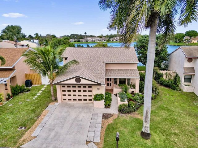 32 Buxton Lane, Boynton Beach, FL 33426
