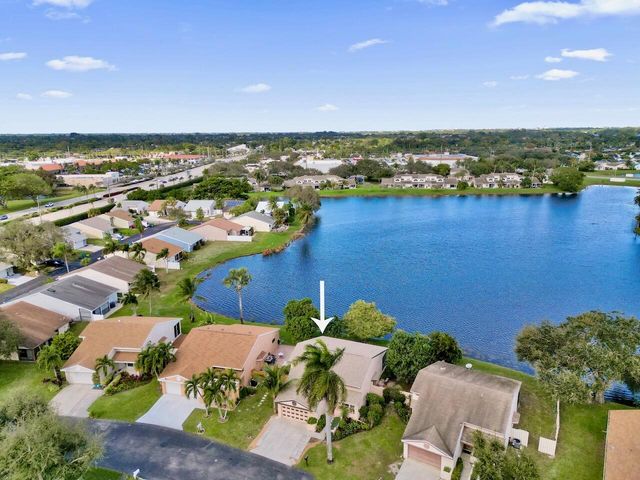 32 Buxton Lane, Boynton Beach, FL 33426