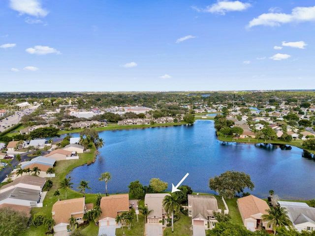32 Buxton Lane, Boynton Beach, FL 33426