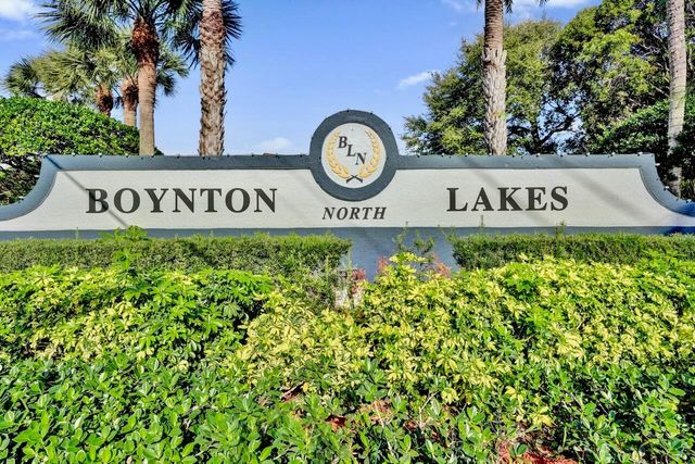 32 Buxton Lane, Boynton Beach, FL 33426