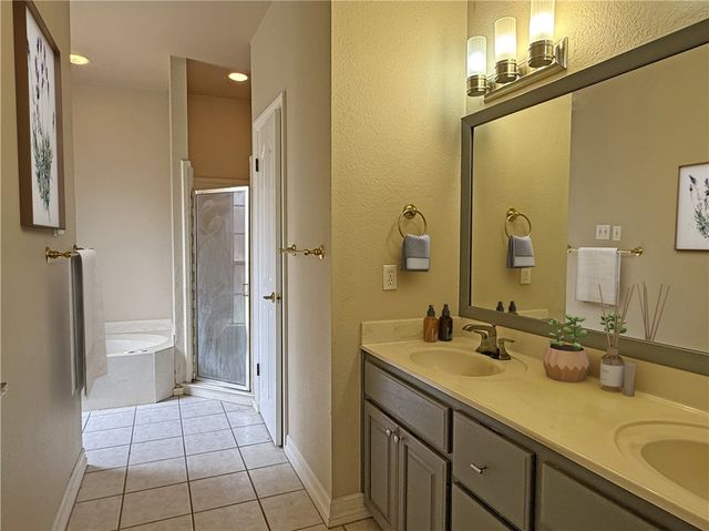 7810 Damsel St, Corpus Christi, TX 78413