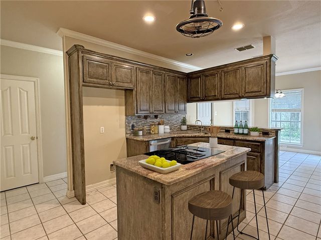 7810 Damsel St, Corpus Christi, TX 78413