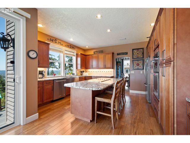 95 BANYON Dr, Kelso, WA 98626