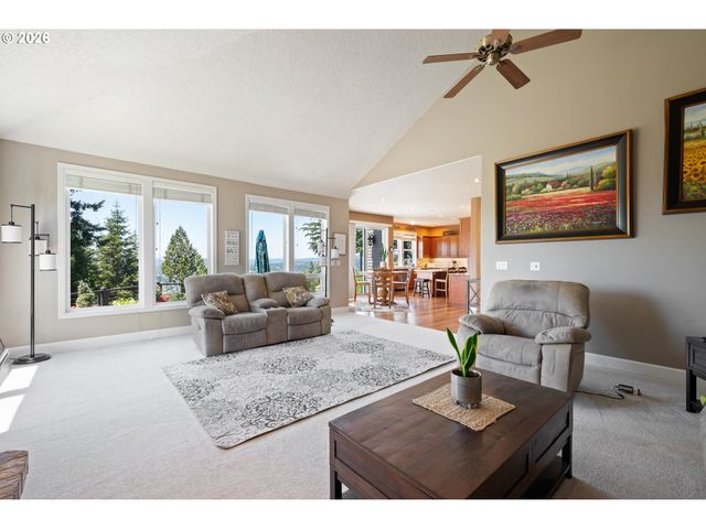 95 BANYON Dr, Kelso, WA 98626