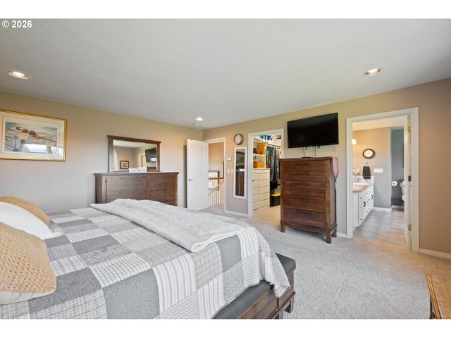 95 BANYON Dr, Kelso, WA 98626