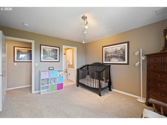 95 BANYON Dr, Kelso, WA 98626