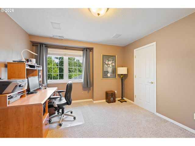95 BANYON Dr, Kelso, WA 98626