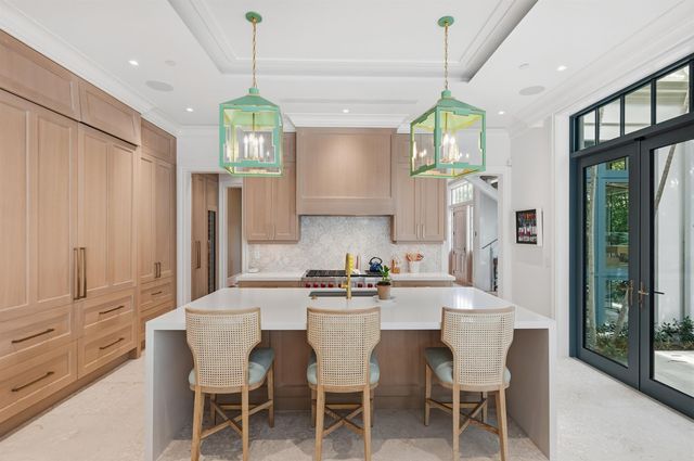 218 Brazilian Avenue, Palm Beach, FL 33480