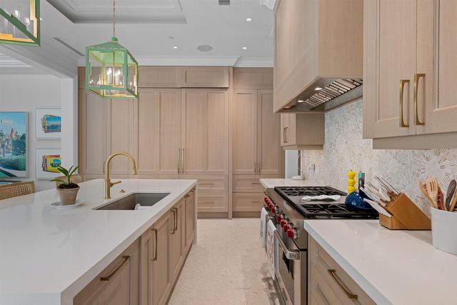 218 Brazilian Avenue, Palm Beach, FL 33480