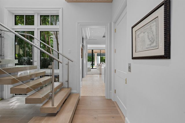 218 Brazilian Avenue, Palm Beach, FL 33480