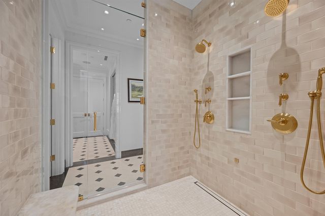 218 Brazilian Avenue, Palm Beach, FL 33480