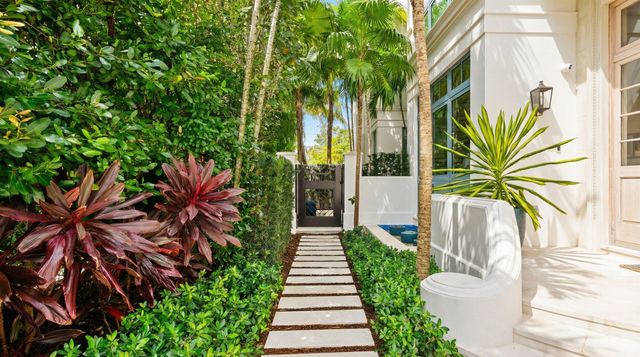 218 Brazilian Avenue, Palm Beach, FL 33480