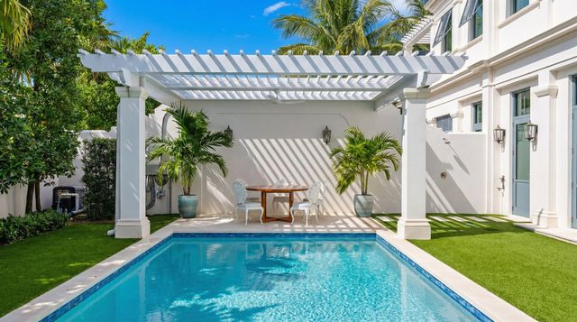 218 Brazilian Avenue, Palm Beach, FL 33480