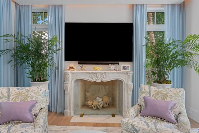 218 Brazilian Avenue, Palm Beach, FL 33480