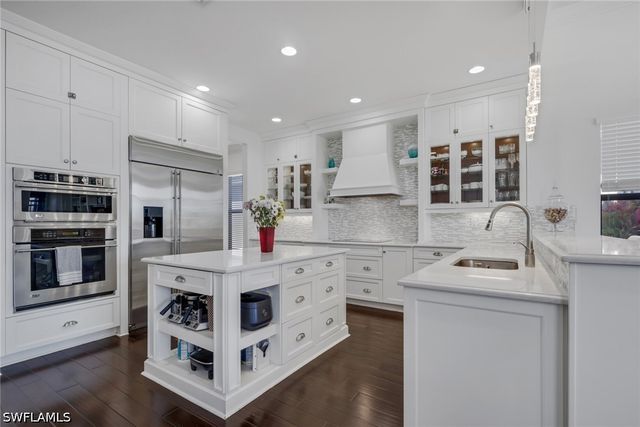 3323 Atlantic CIR, Naples, FL 34119