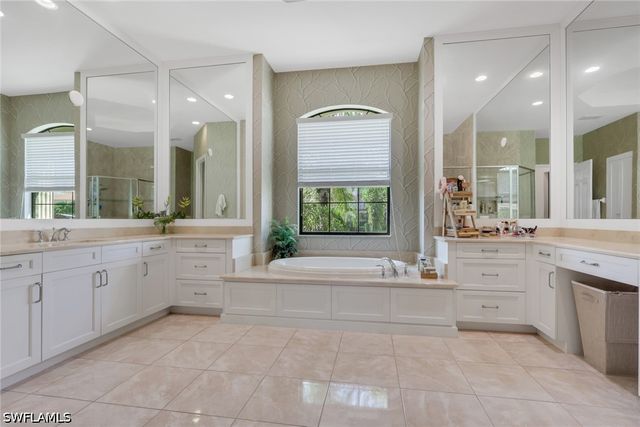 3323 Atlantic CIR, Naples, FL 34119