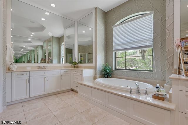 3323 Atlantic CIR, Naples, FL 34119