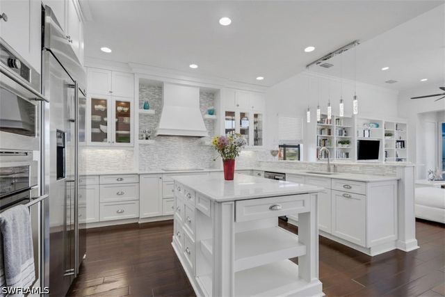 3323 Atlantic CIR, Naples, FL 34119