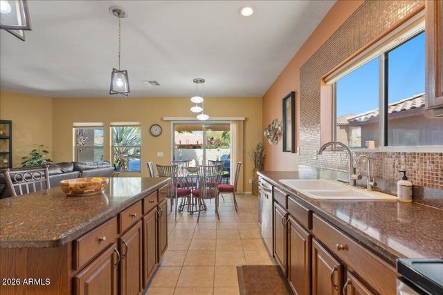 658 W SILVER REEF Court, Casa Grande, AZ 85122