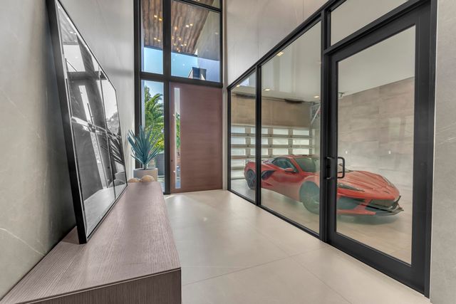 2401 NE 13th Street, Fort Lauderdale, FL 33304