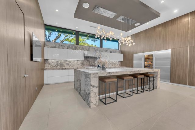 2401 NE 13th Street, Fort Lauderdale, FL 33304