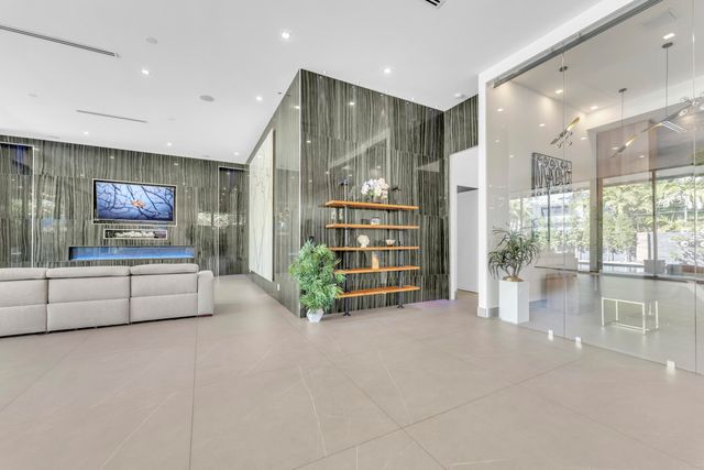 2401 NE 13th Street, Fort Lauderdale, FL 33304