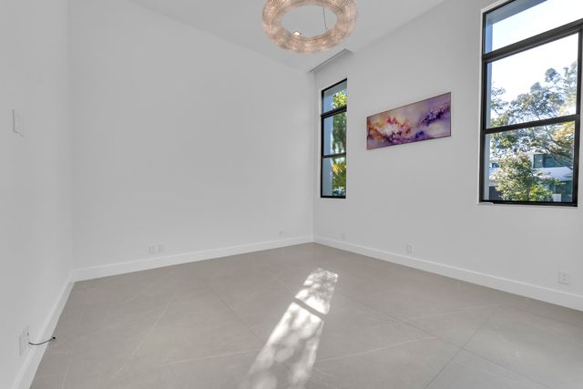 2401 NE 13th Street, Fort Lauderdale, FL 33304