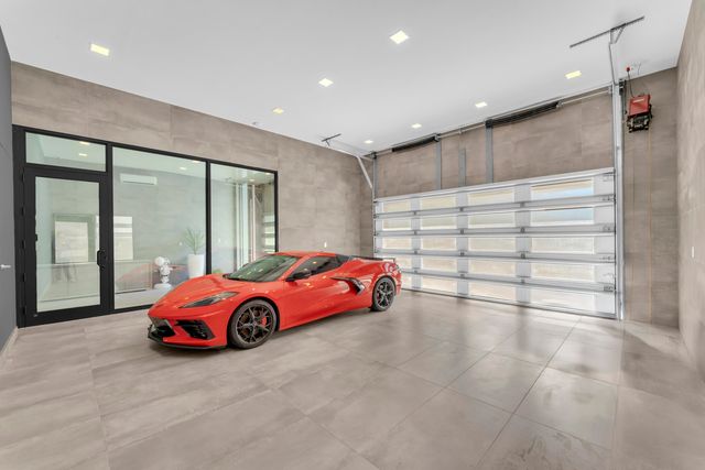 2401 NE 13th Street, Fort Lauderdale, FL 33304